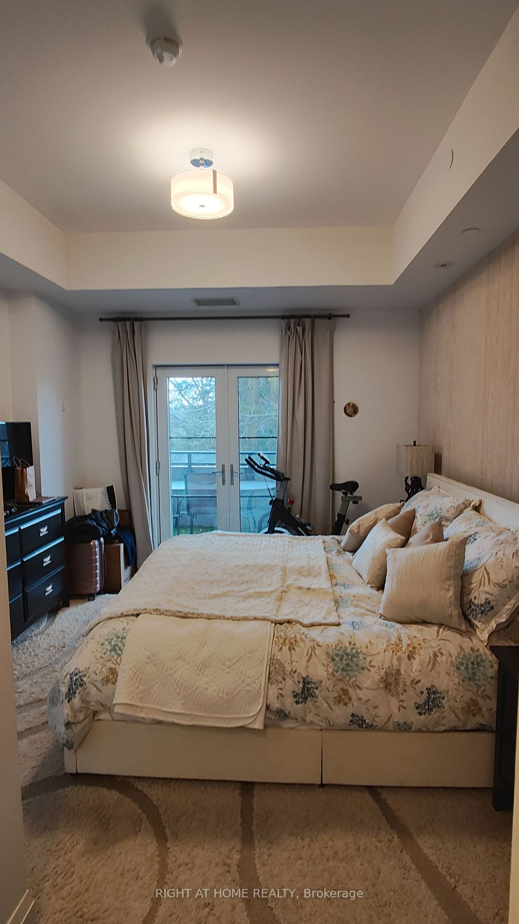 20 Fred Varley Dr 330