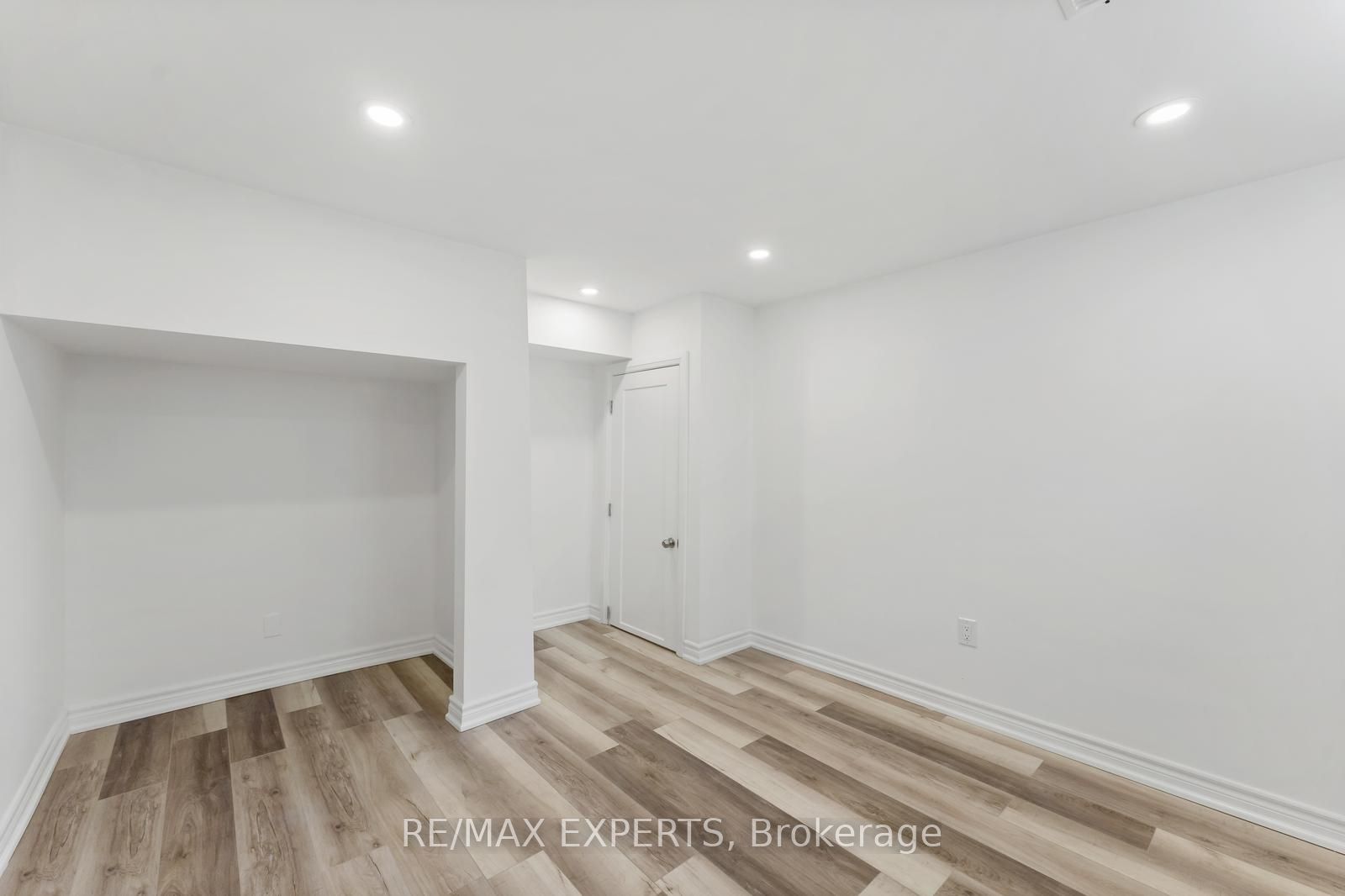 1080 Kipling Ave
