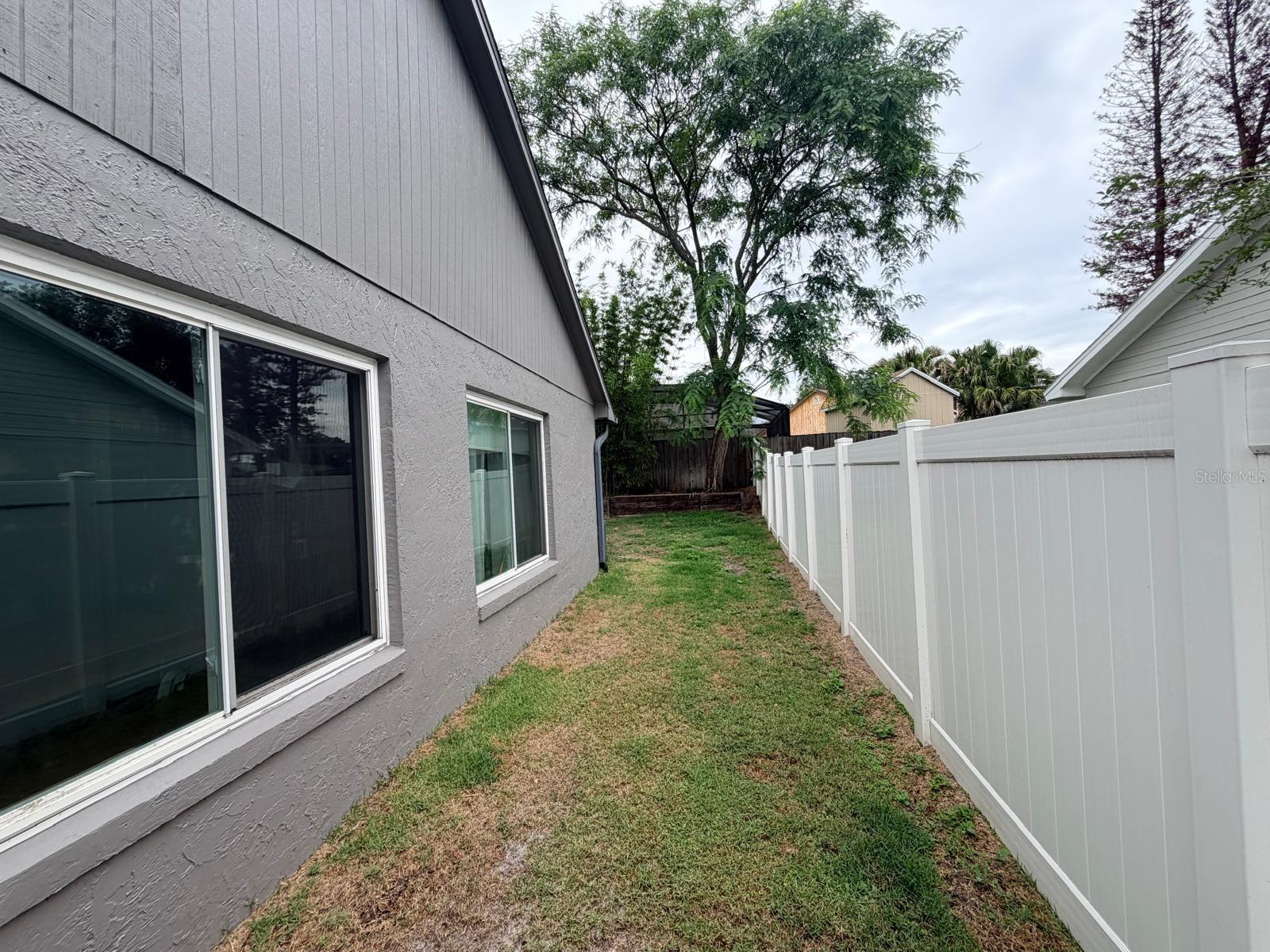 1083 Beckstrom Dr