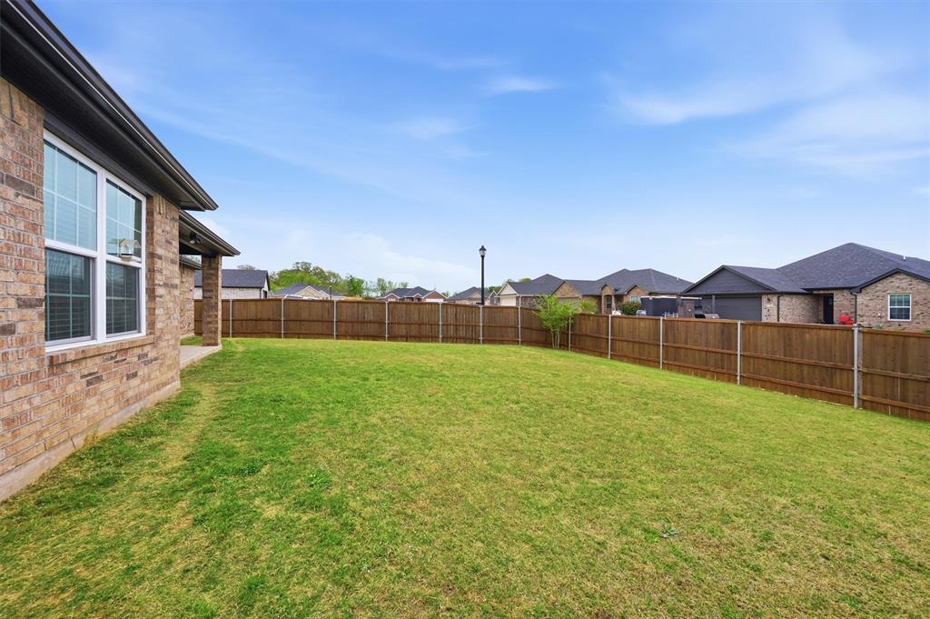 122 North Meadows