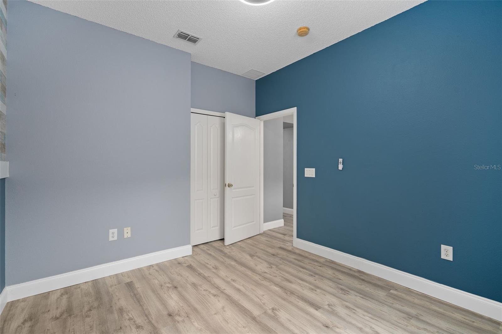 9985 Shadow Creek Dr