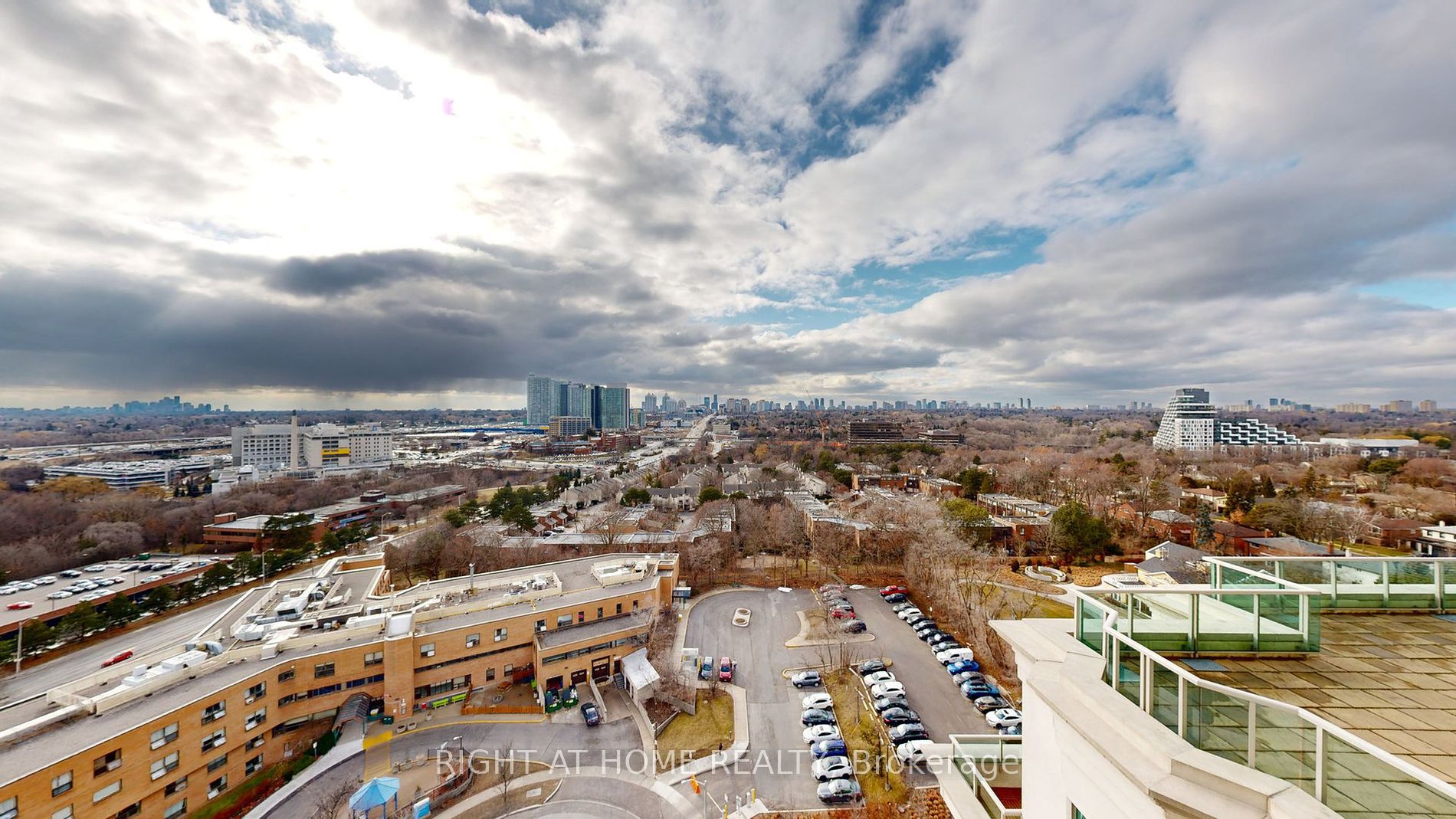 10 Bloorview Pl 1706