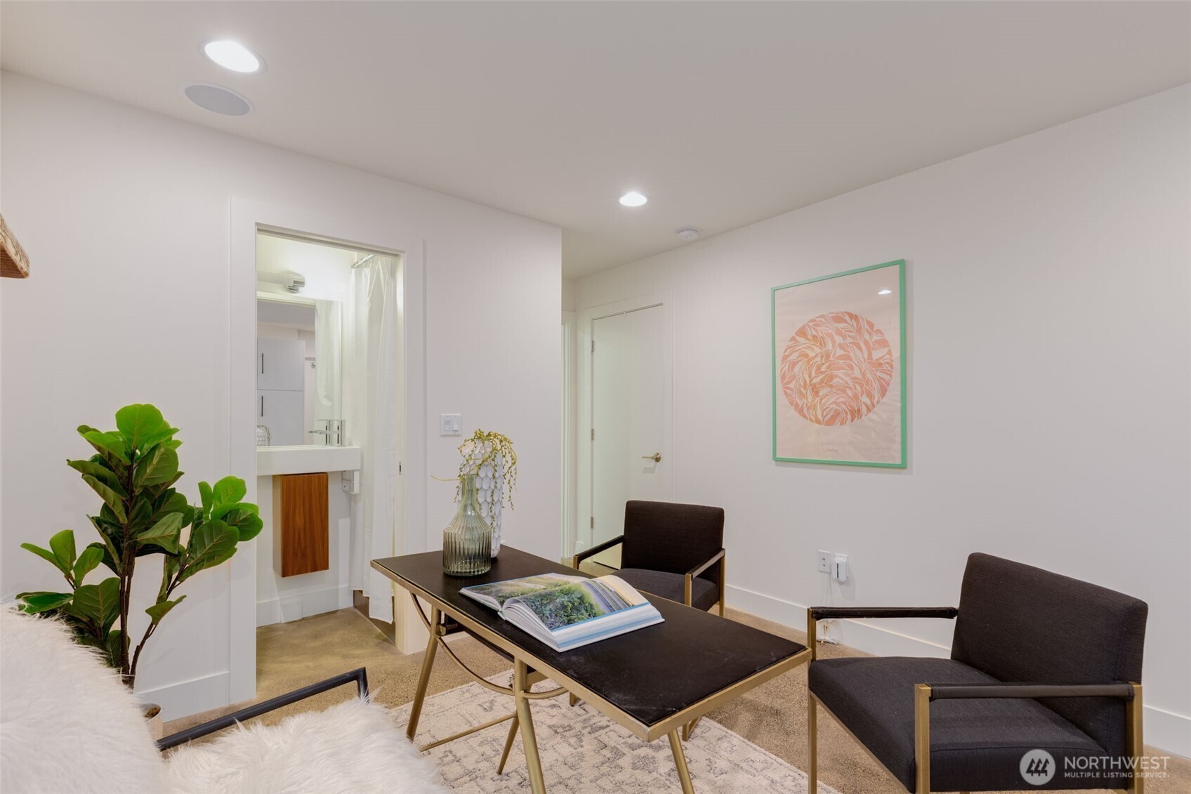 1529 Grandview Place E