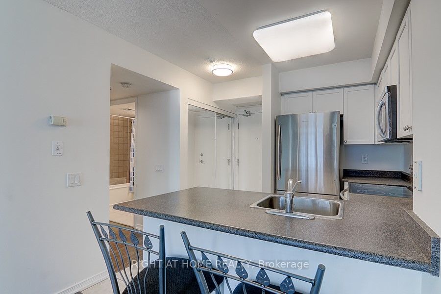 28 Harrison Garden Blvd 2110