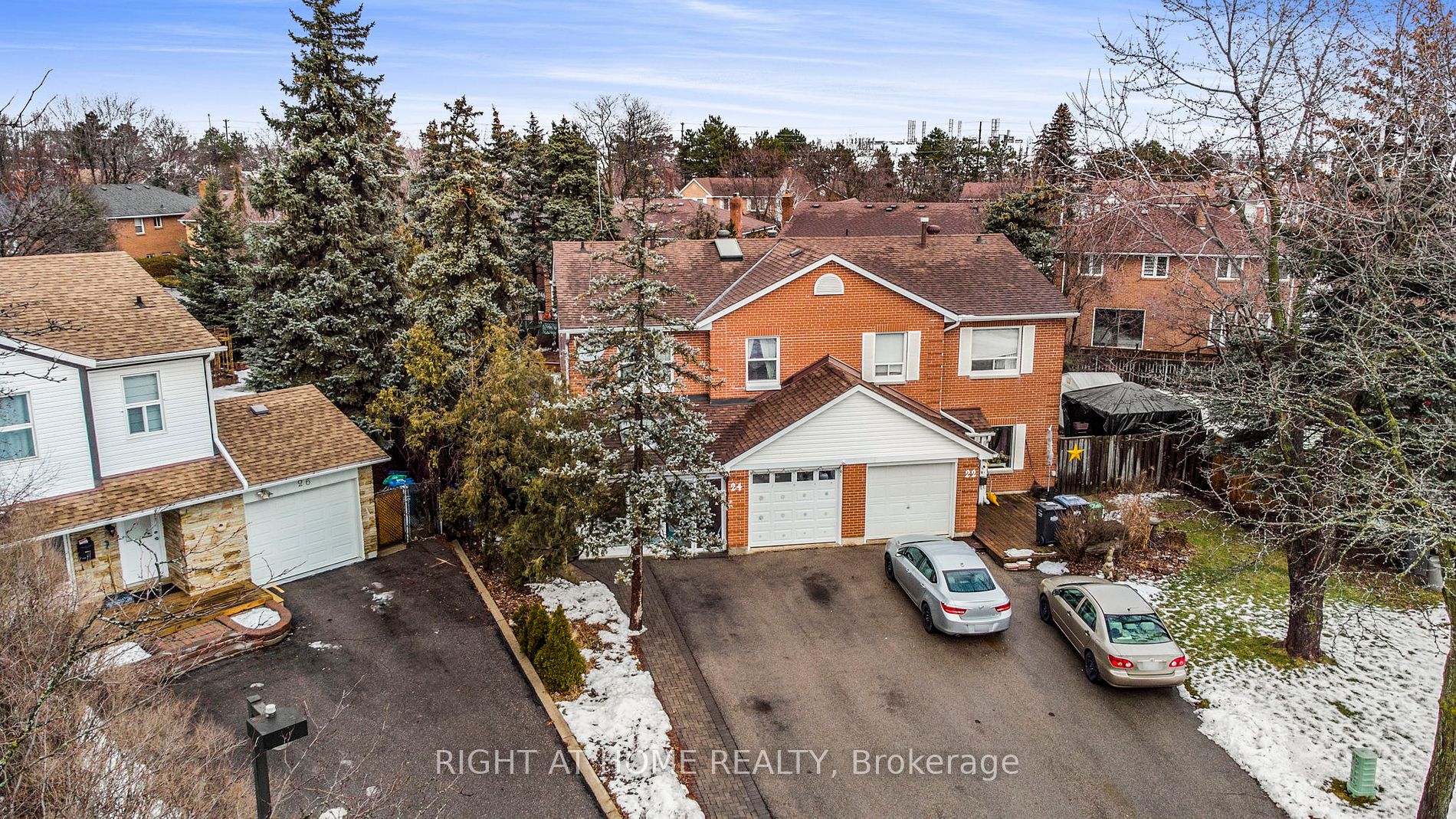 24 Jeanette Pl