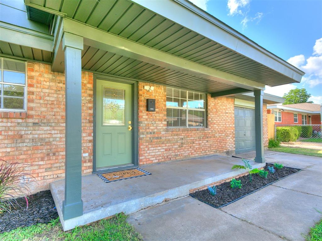 **Price Improvement** A beautifully remodeled home nestled in Moore.  This home features 2 nice sized bedrooms.  1 large bedroom upstairs with a walk-in closet, balcony and a full bathroom. 1 nice sized bedroom downstairs across from a completely updated full bathroom.  There is a flex space downstairs that could be used as a pantry, office or study.
Large living room with an open floor plan.  The kitchen has all new appliances, freshly painted cabinets with a gorgeous butcher block island.  Freshly painted interior and exterior. Large, fully fenced backyard. You must see all the thoughtful finishes in this home.