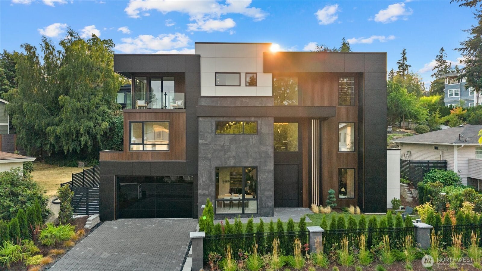 Bellevue - 1331  102nd Avenue NE
