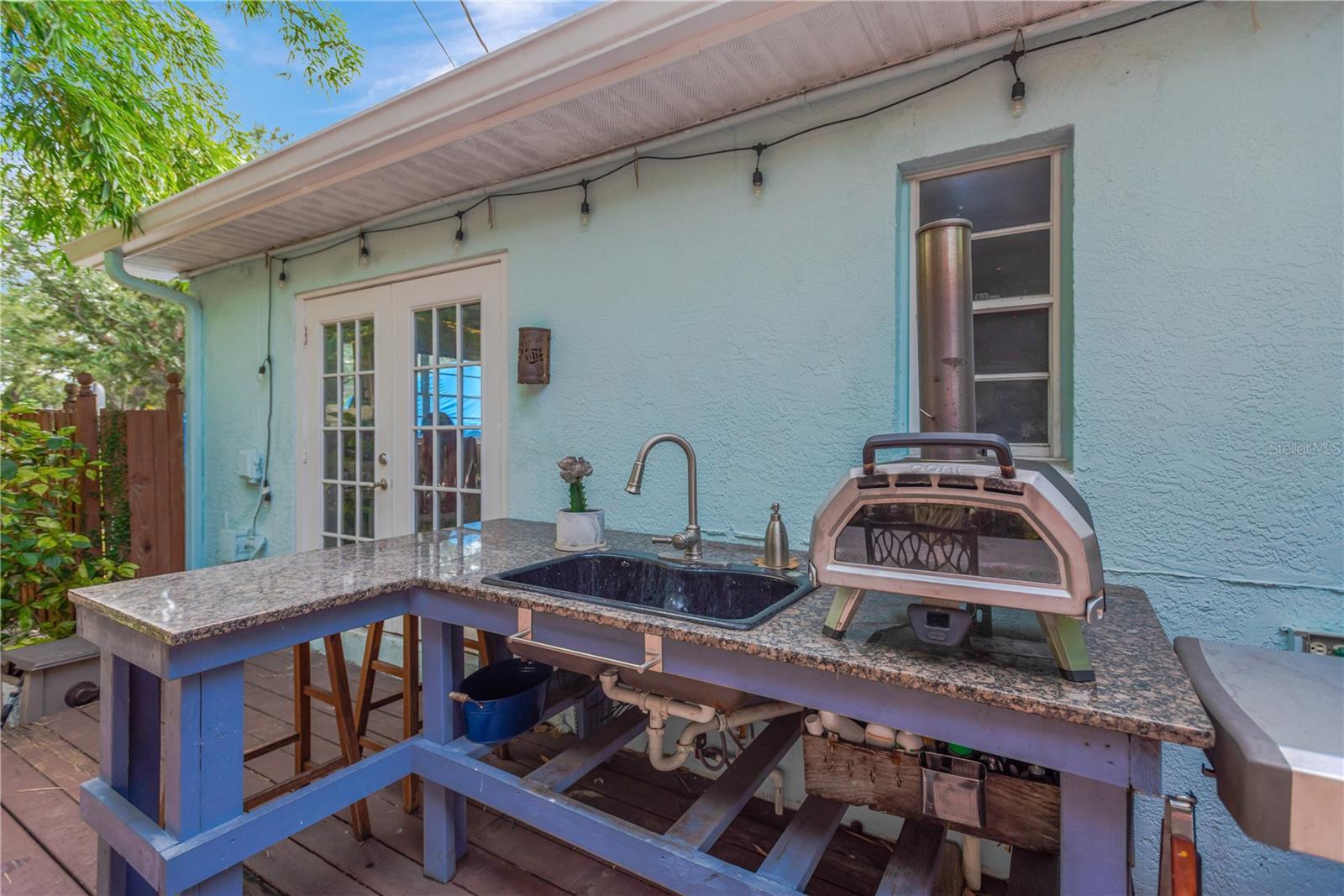 1042 S Sterling Avenue