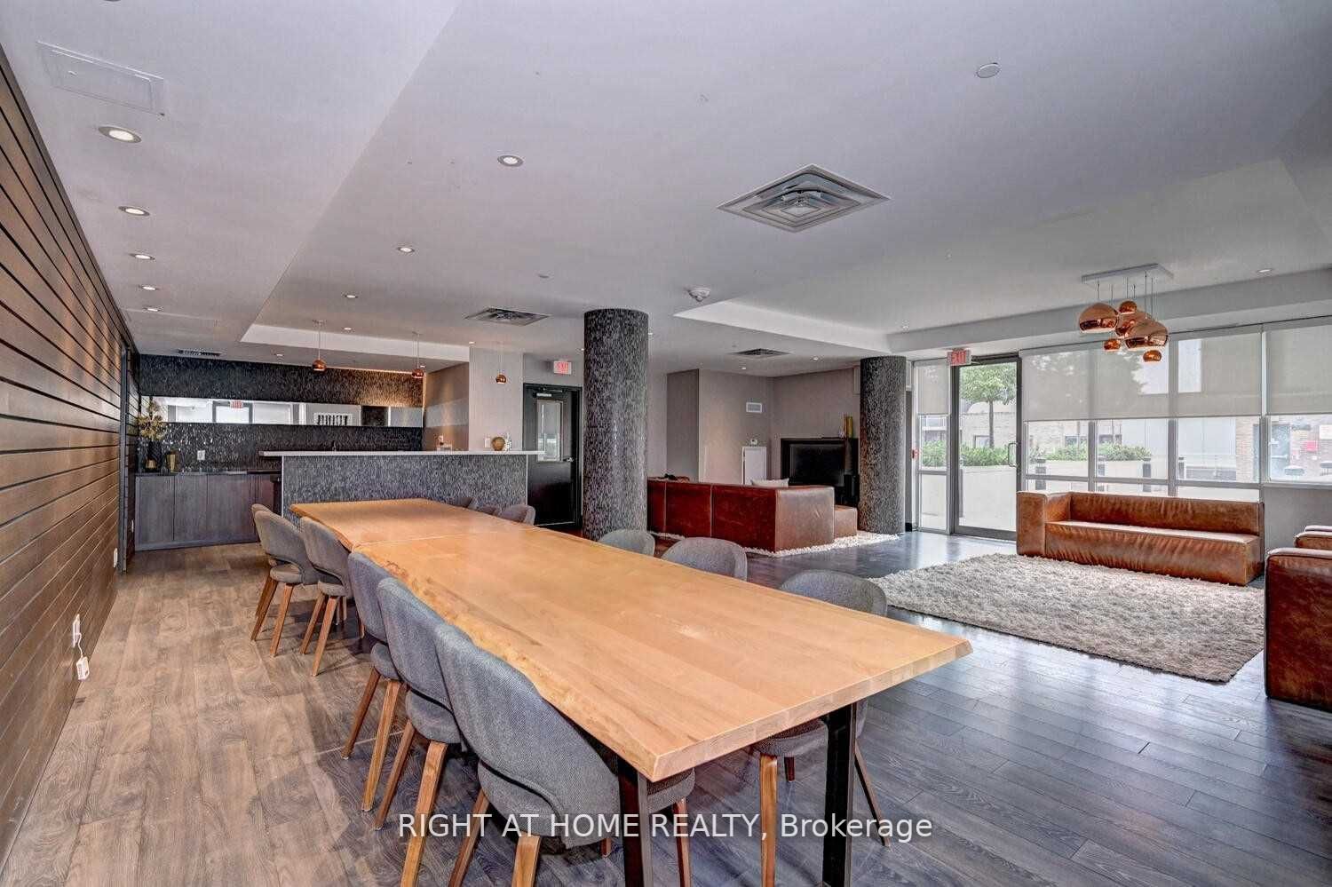 85 W Duke St 105