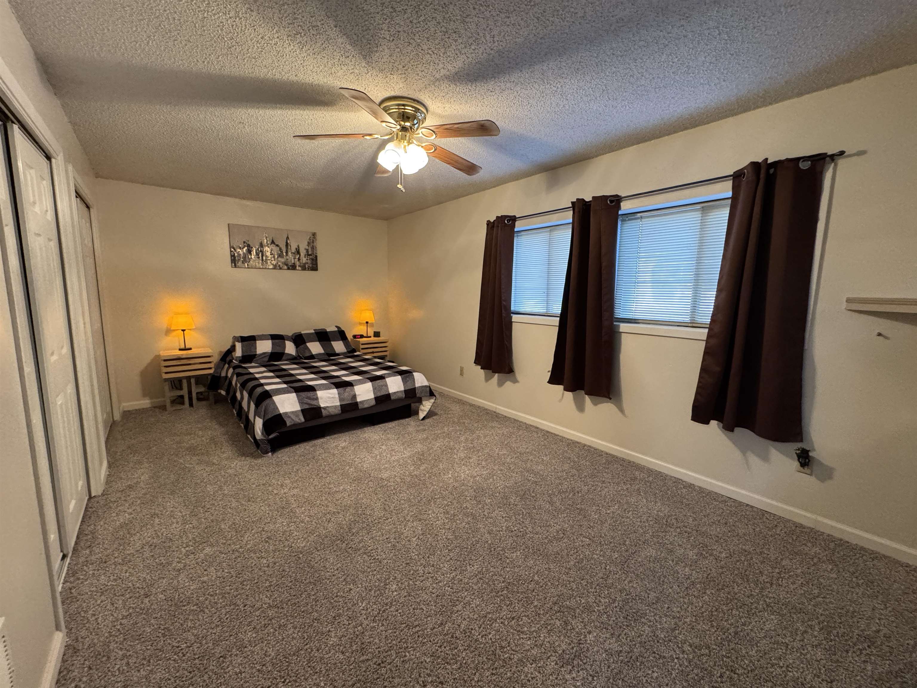 2421 S Yellowstone St