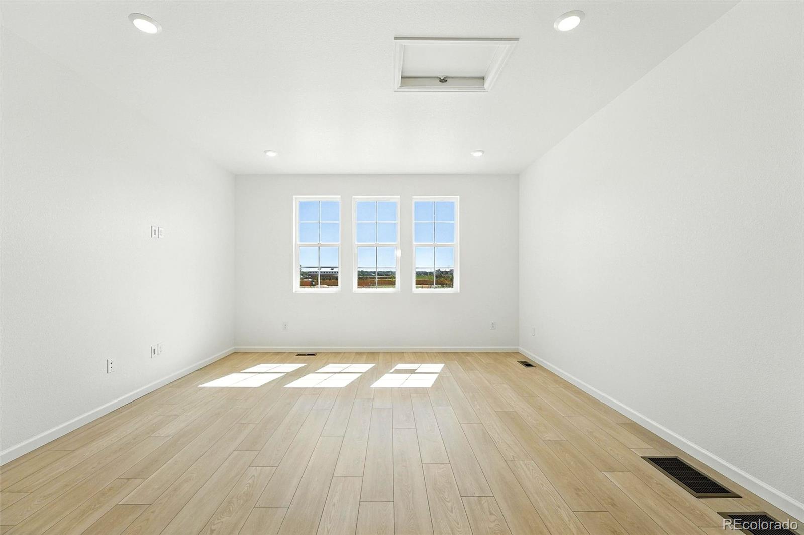 2102 Wagon Wheel Aly