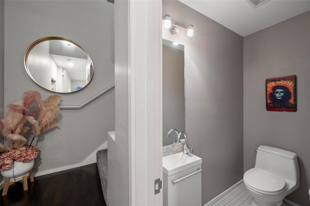 5205 Capitol Avenue 9