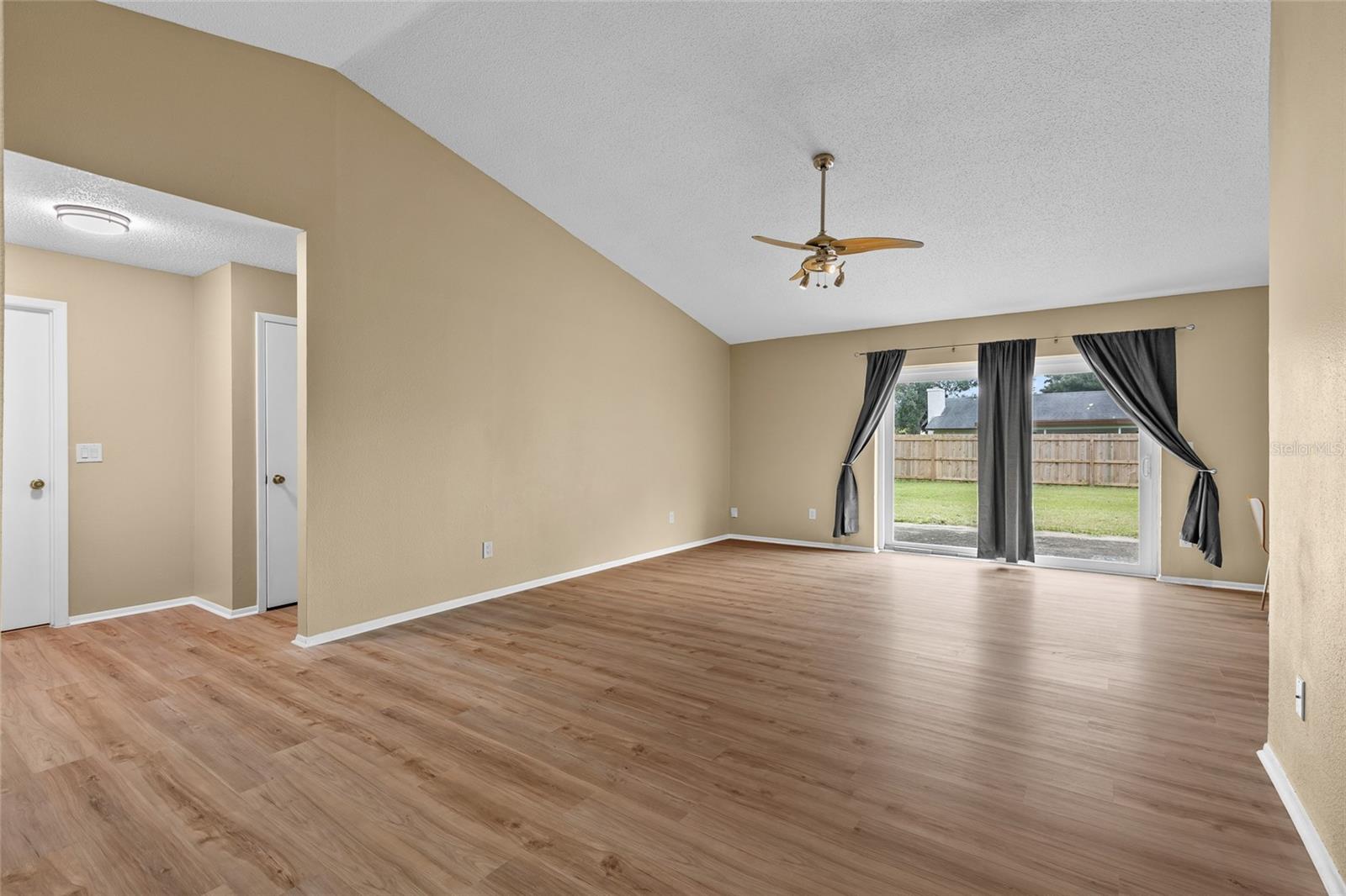 8040 Cloverglen Circle