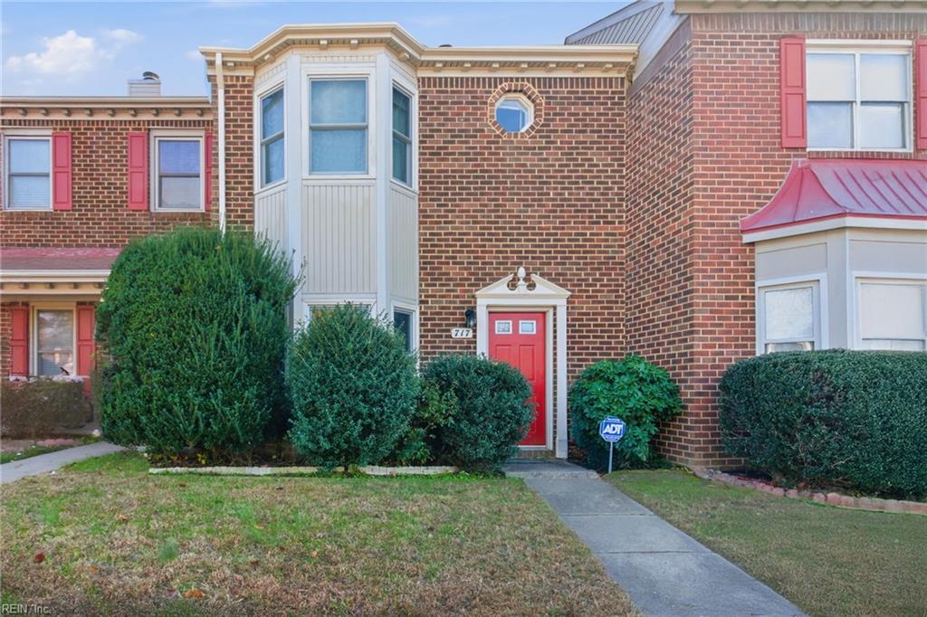 717 Creekside Crescent, Chesapeake, VA 