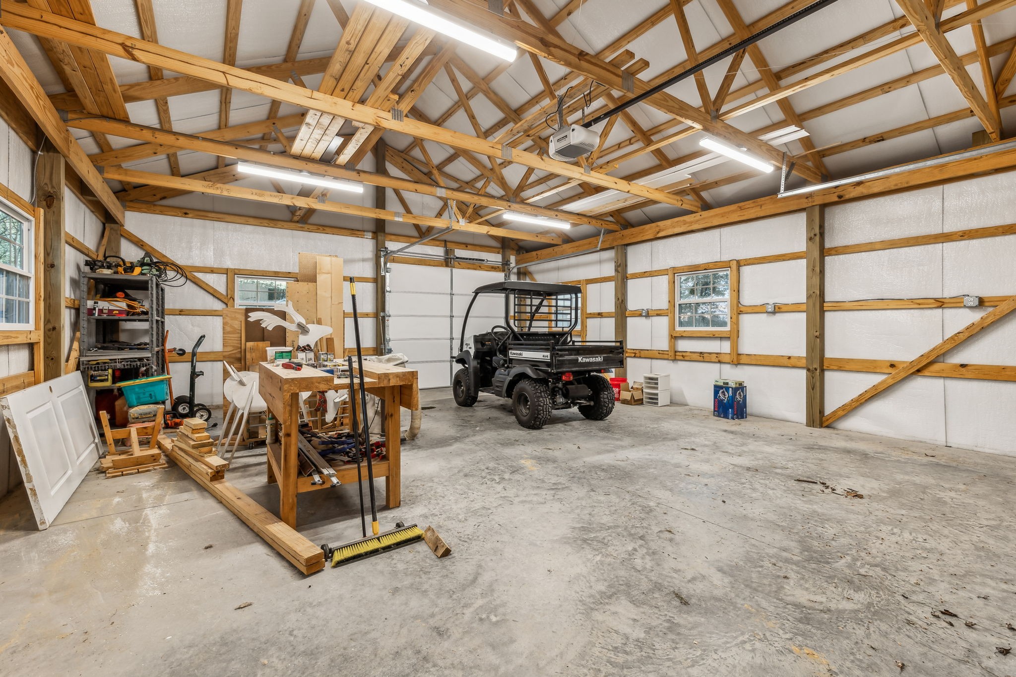 5881 Highway 31 W