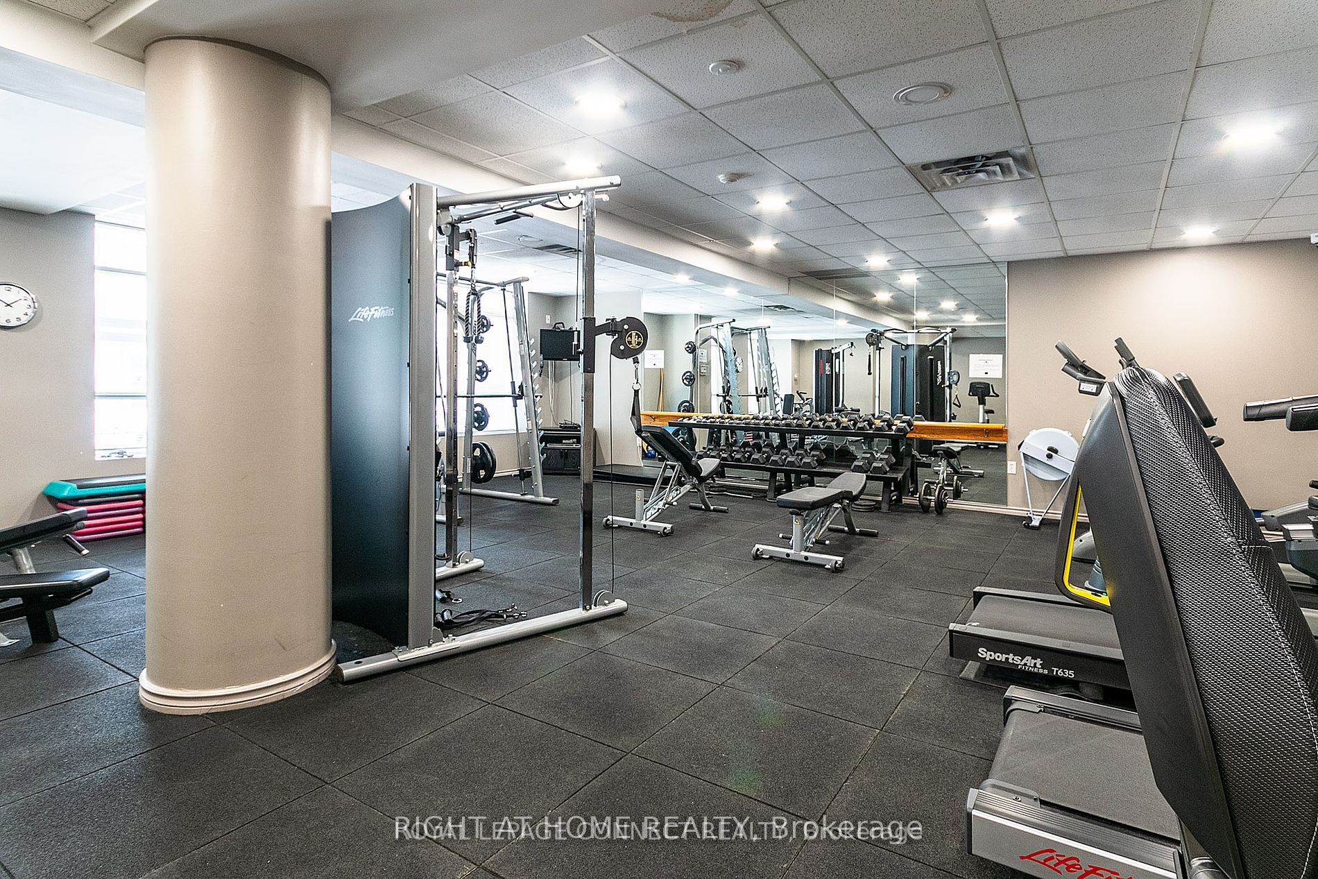 330 E Adelaide St 803