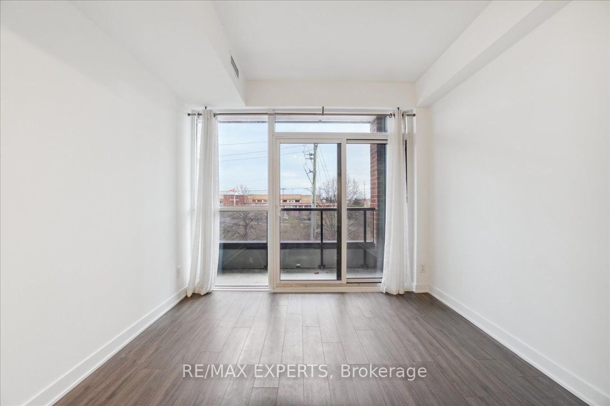 681 Yonge St 209