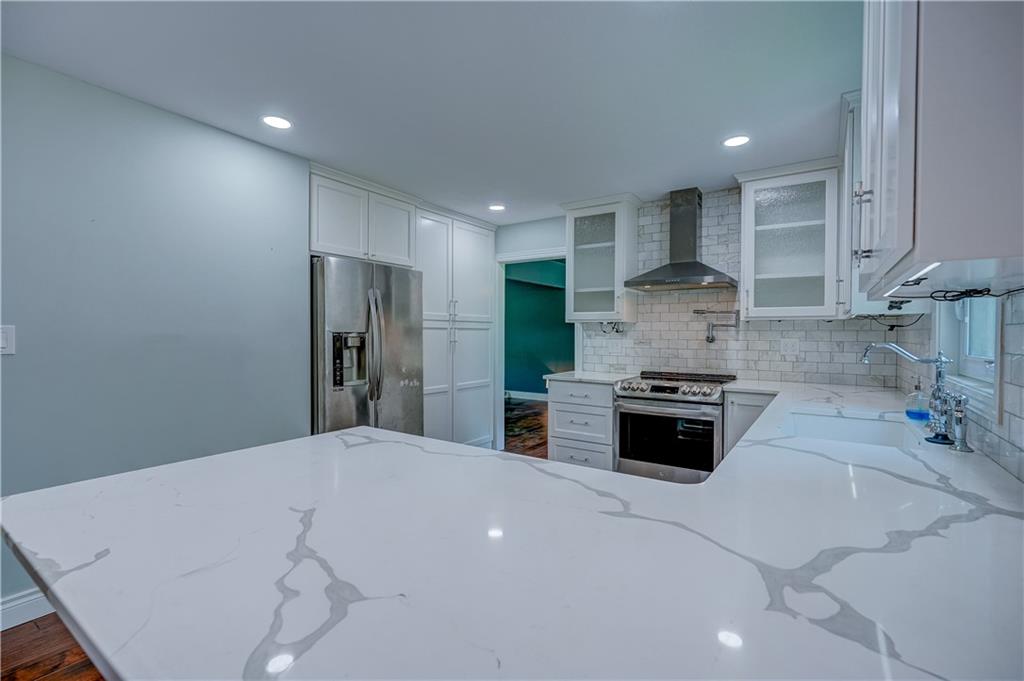 6830 NW Prairie View Road