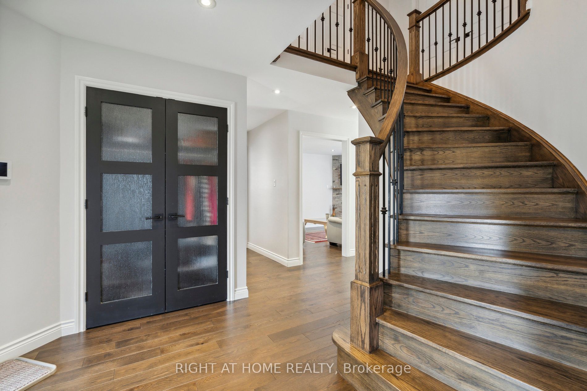 220 National Dr