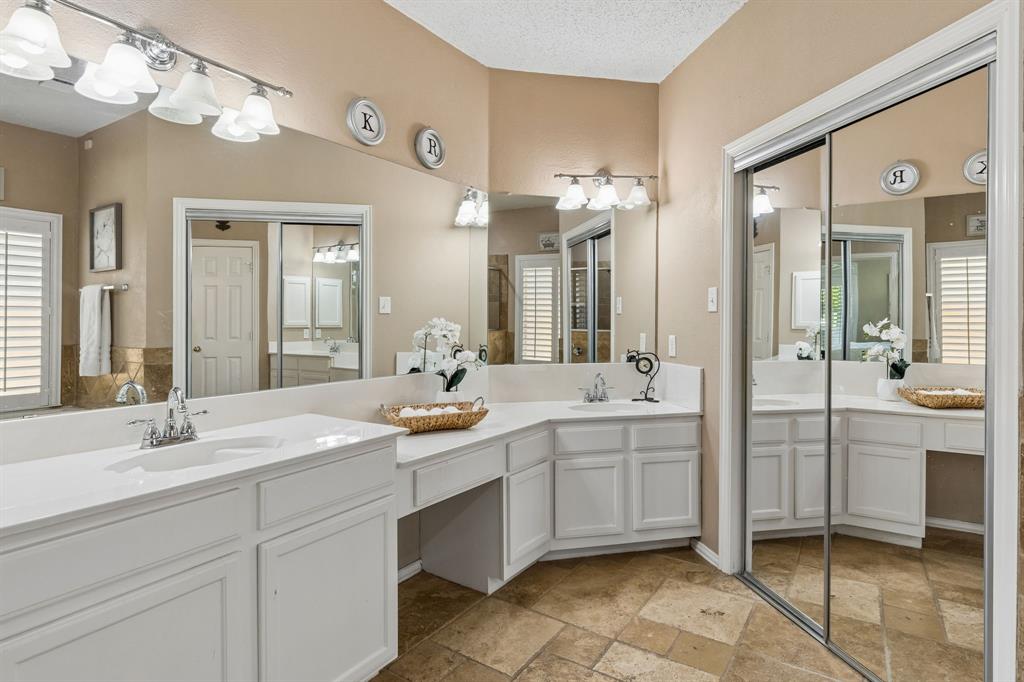 1105 Easton Lane