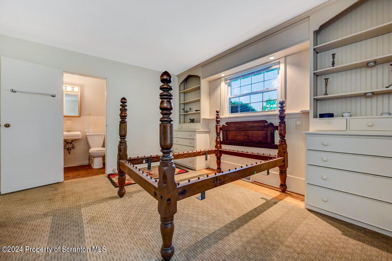 100 Buckhill