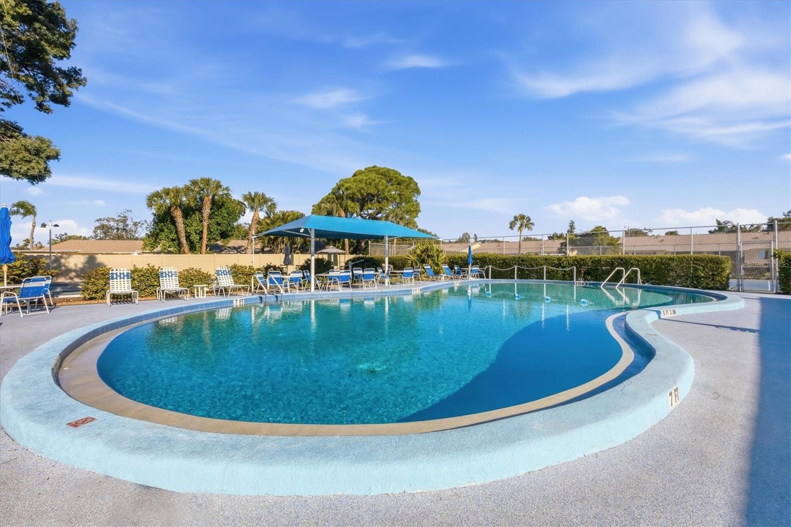 390 301 Boulevard W 27C