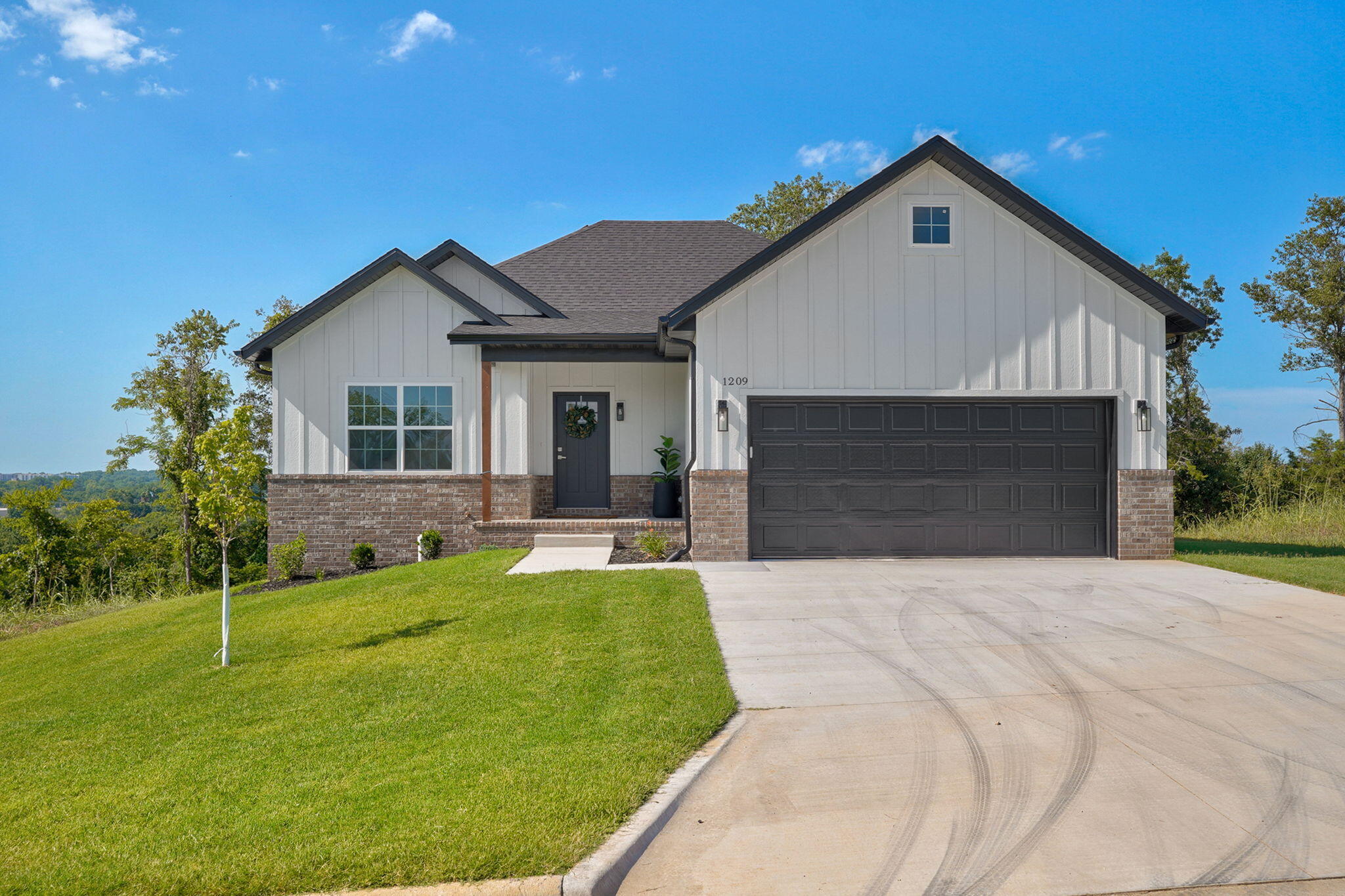 1209 W Pebblebrooke Drive