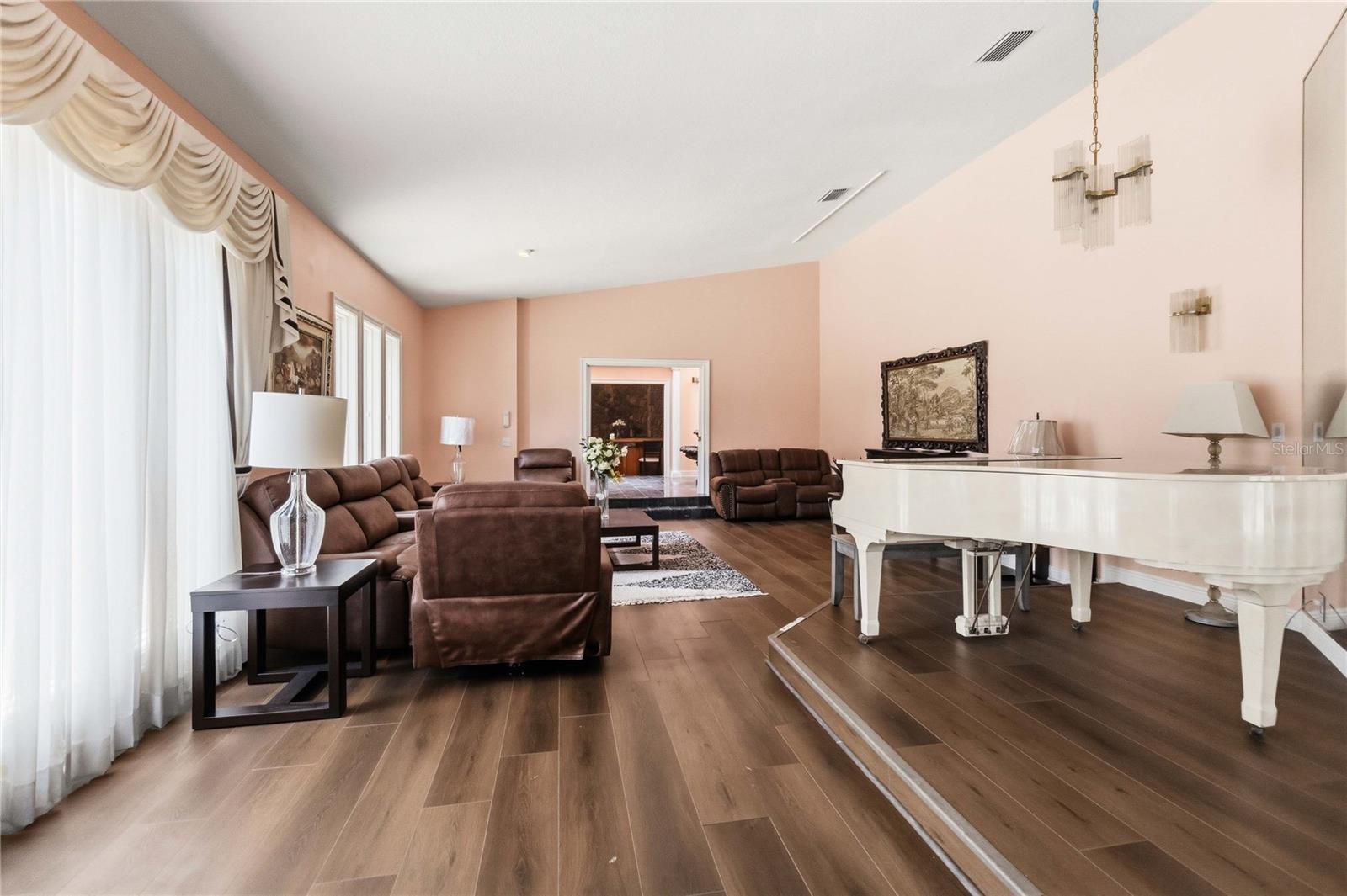 593 Dunmar Circle