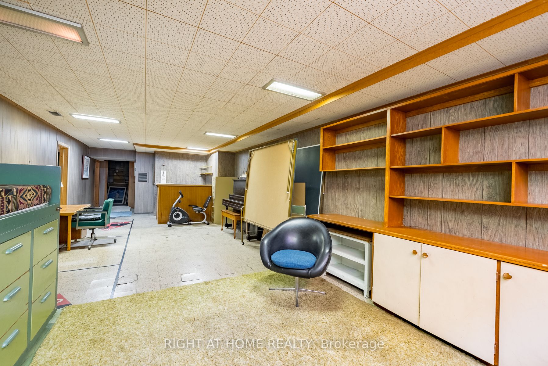 8 Sunset Dr
