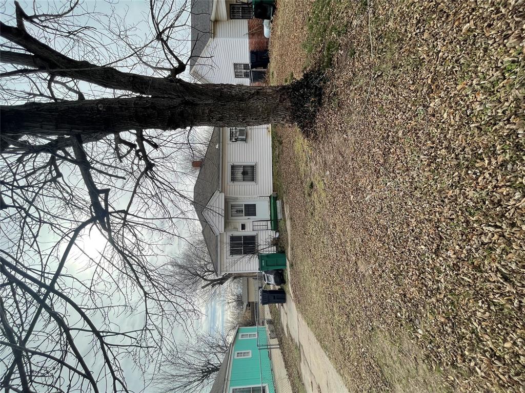 Investor opportunity in an established Oklahoma City neighborhood with strong rental demand. Property offers solid bones and value-add potential for a flip, rental, or long-term hold.Convenient access to I-44, downtown OKC, shopping, and employment centers. Ideal for investors looking to renovate and force appreciation or add to a rental portfolio. Area supports steady tenant demand and resale activity.Bring your vision and unlock the upside.