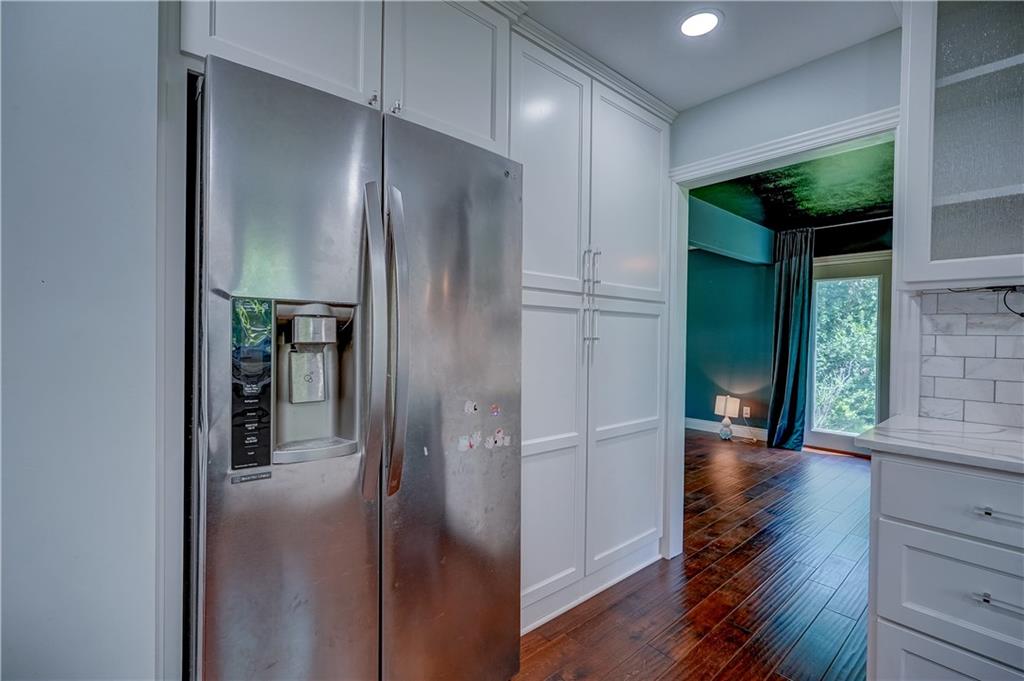 6830 NW Prairie View Road