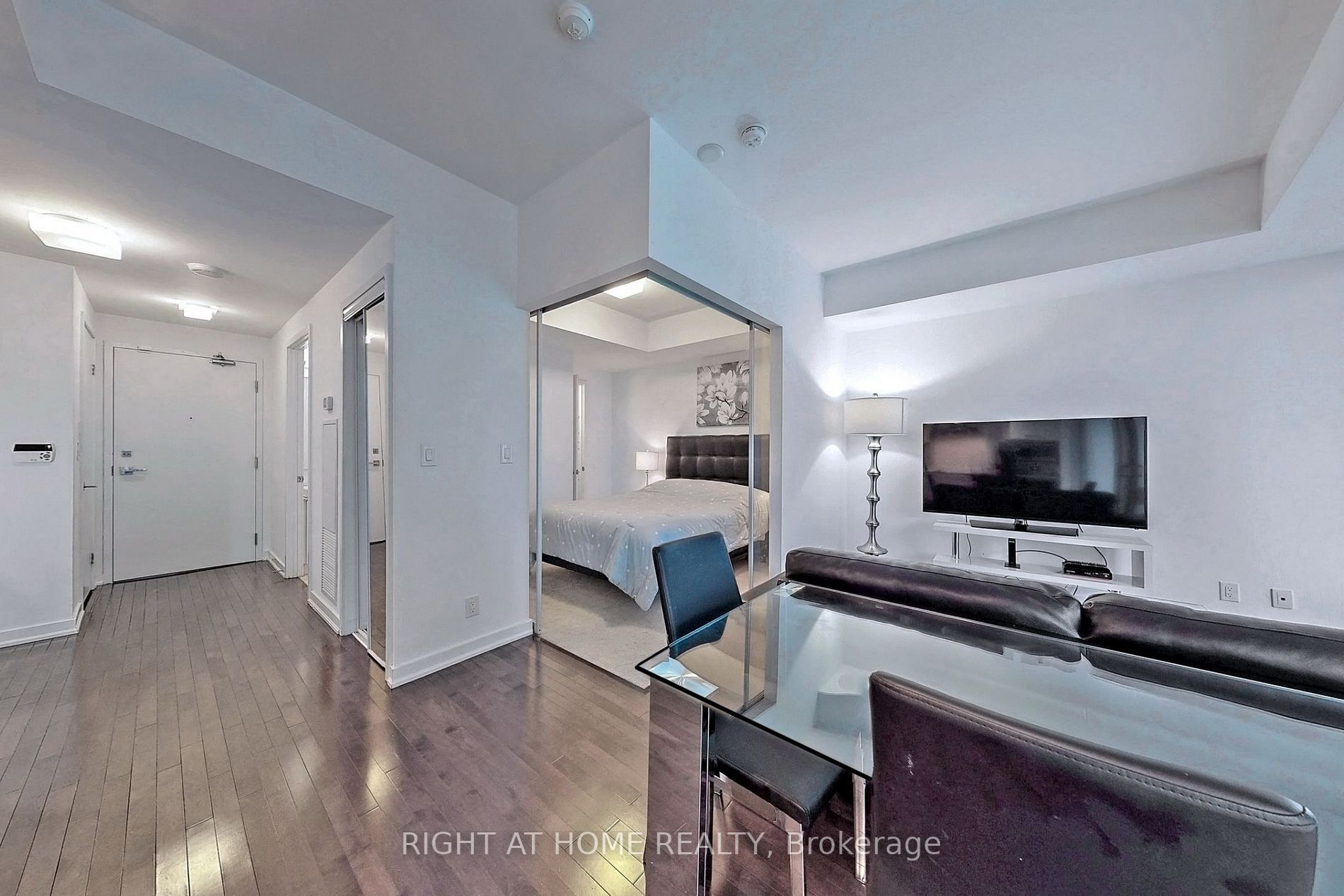 12 York St 2406