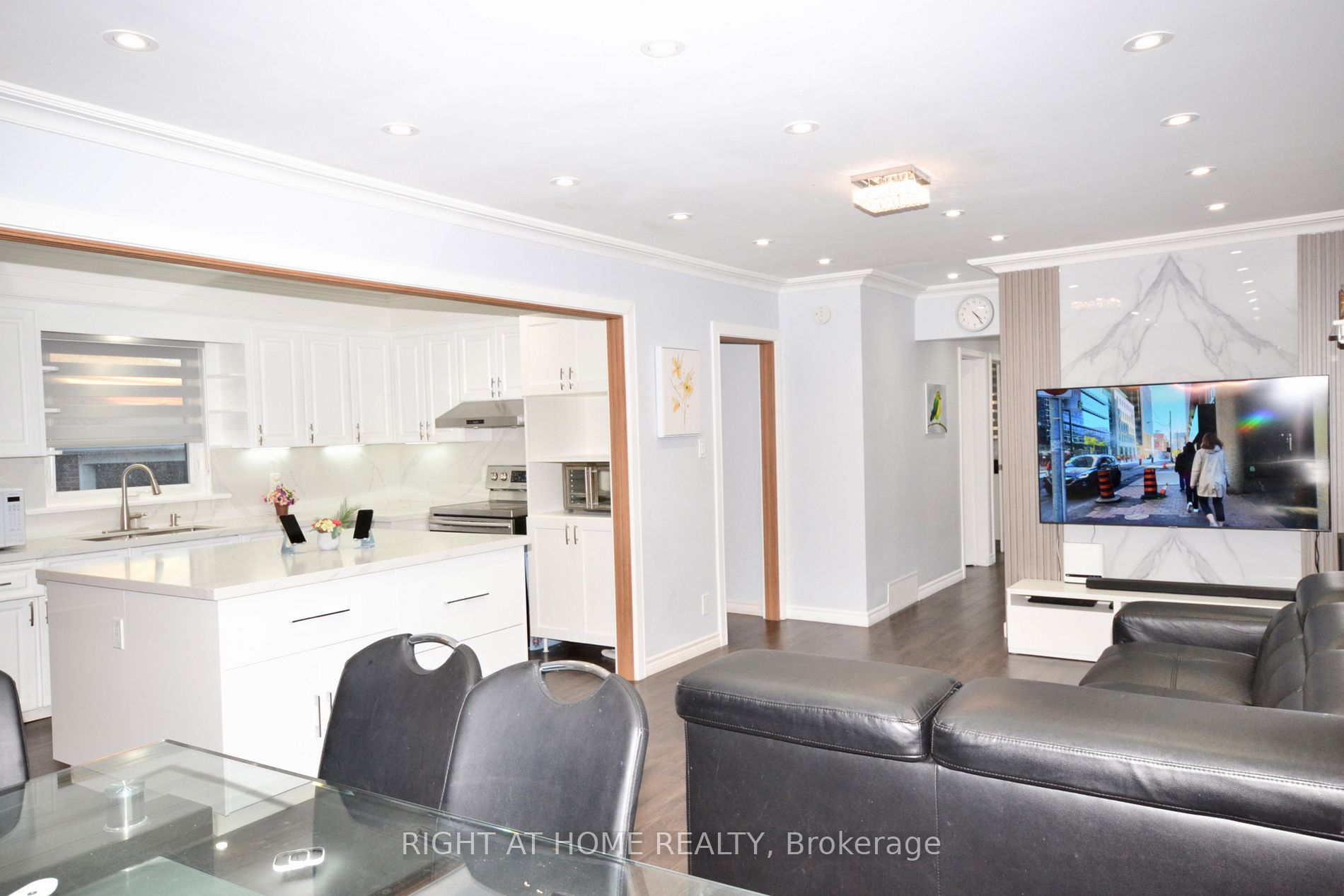 27 Cameo Cres