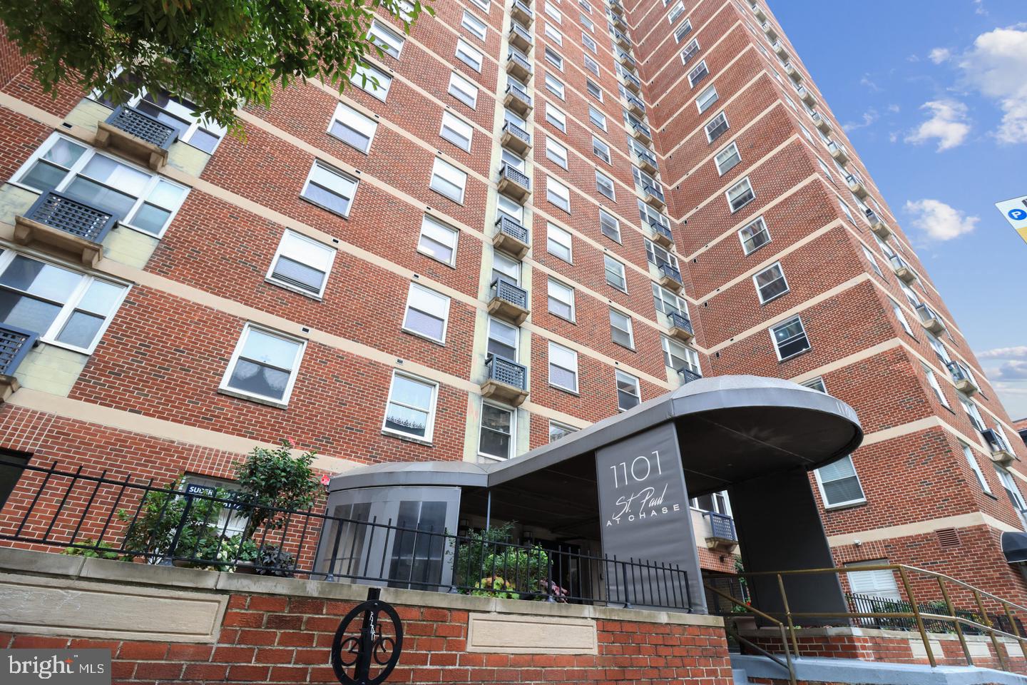 Available end of January. This is a beautifully updated and spacious 1 bedroom in Mount Vernon complete with updated kitchen, W/D in unit, hardwood flooring, natural light and excellent location with parking available for $160 per month. $40 processing fee and one time $60 processing fee due at lease signing.