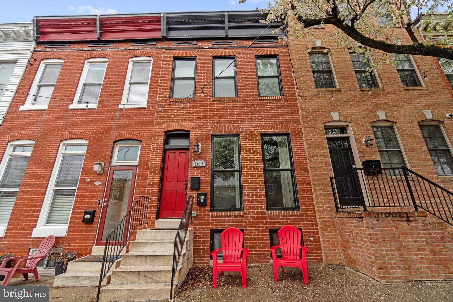 LOWER LEVEL UNIT -ENTRANC E IS THE IN REAR OF HOME OFF OF LARGE EASY ALLEY.ENJOYABLE UNIT IN PRIME TIME CANTON OFFERS PRIVATE PARKING PAD- AT THIS PRICE, WHAT A DEAL!!!Come see today this ready to move in comfortable lower level unit.  Enjoy private parking directly off of entrance at rear of property.  Clean and easy....right off Canton Square and the waterfront.  Easy access to 95 and a skip and a jump into downtown Baltimore.