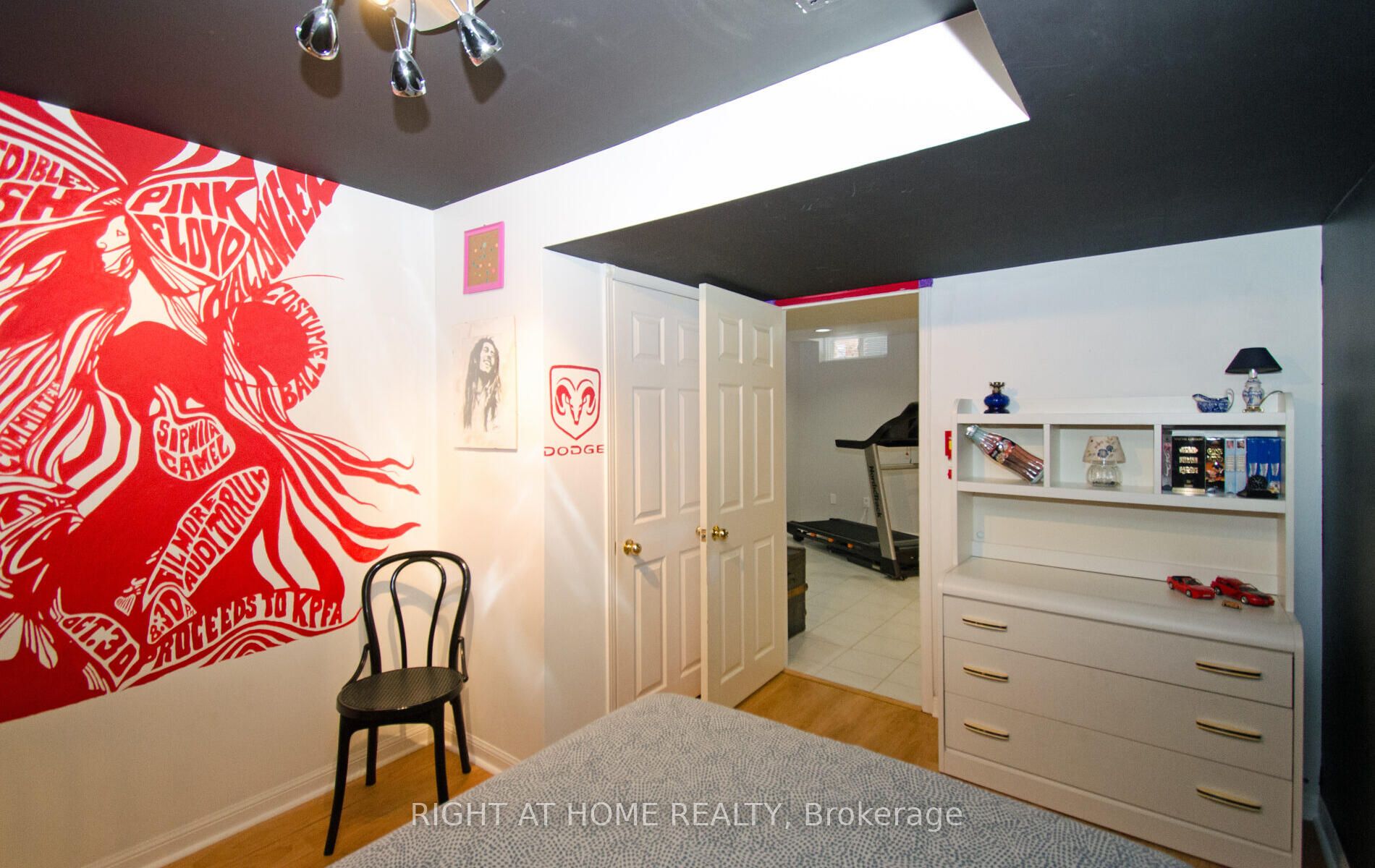 54 Ferguson Pl