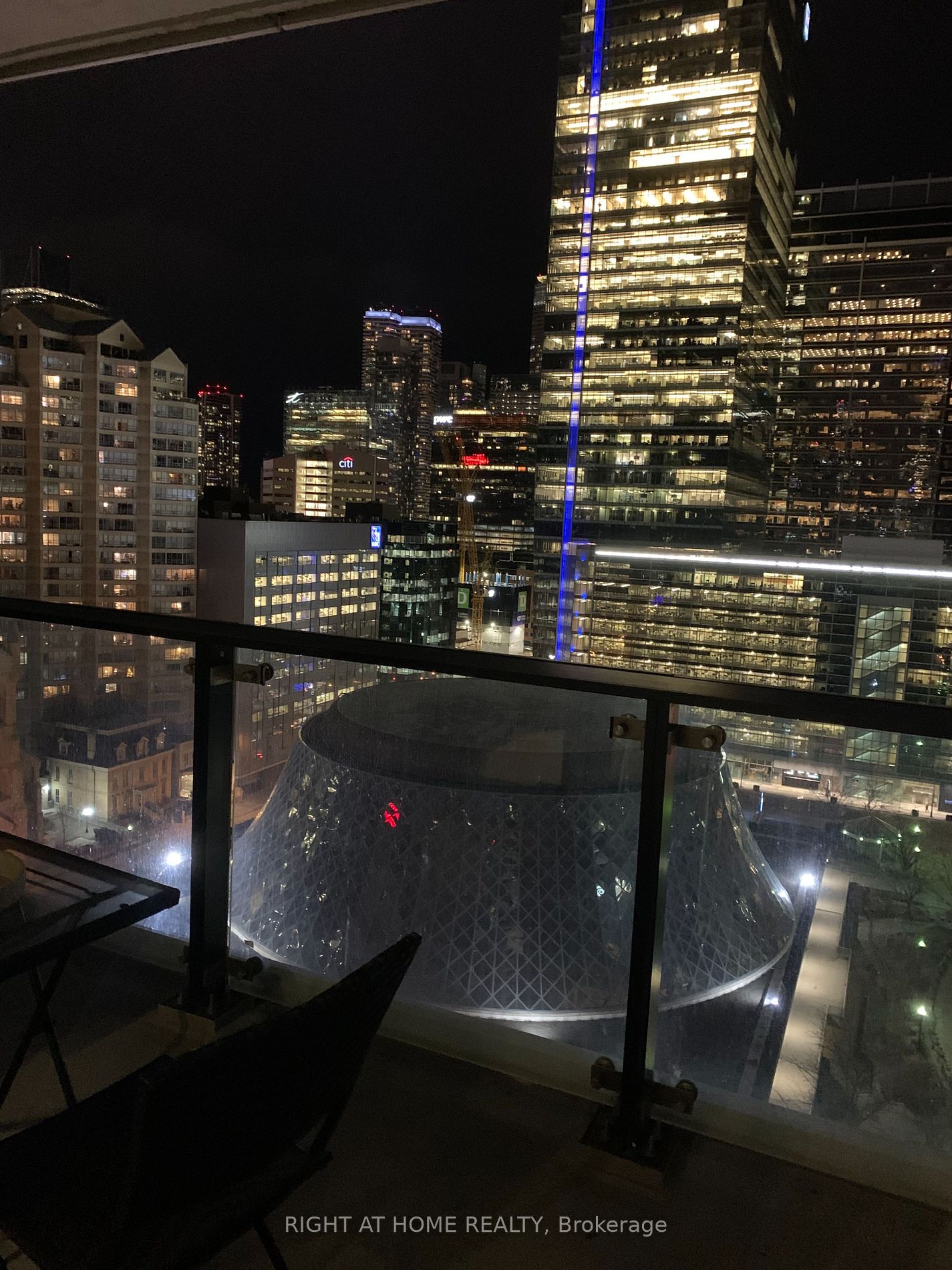 224 W King St 1505
