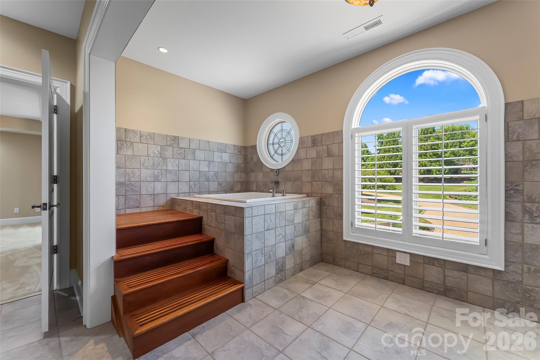 1090 Pearidge Road