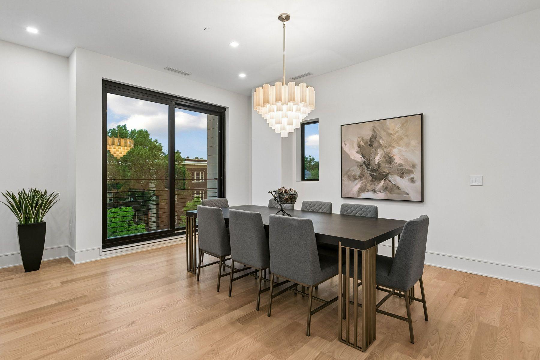 3041 Holmes Avenue S 302