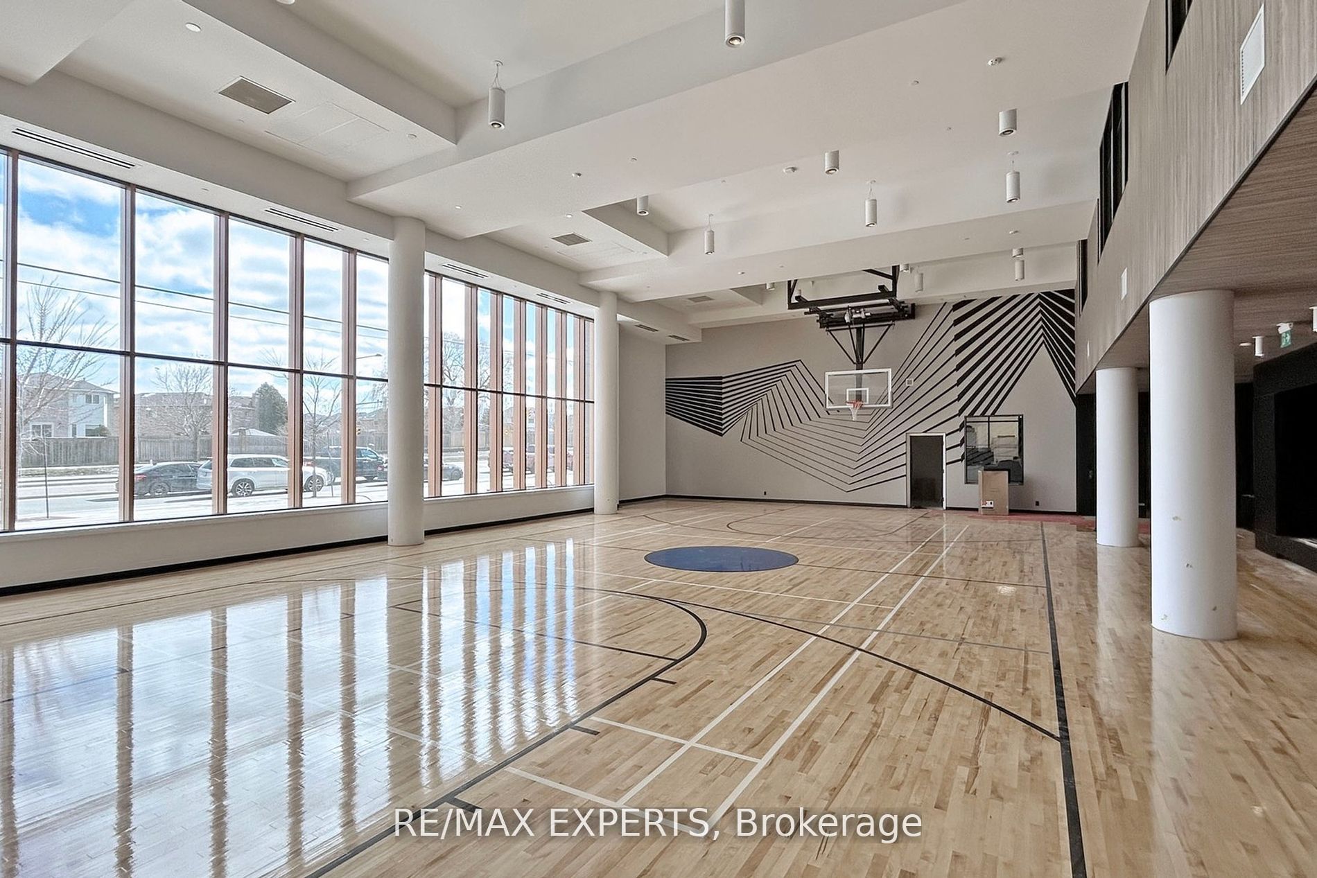 7950 Bathurst St B-808
