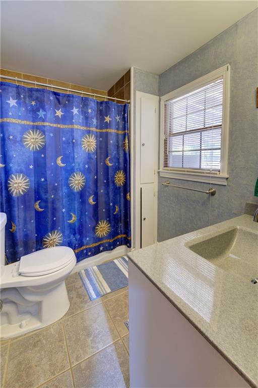 1213 E Fredrickson Drive