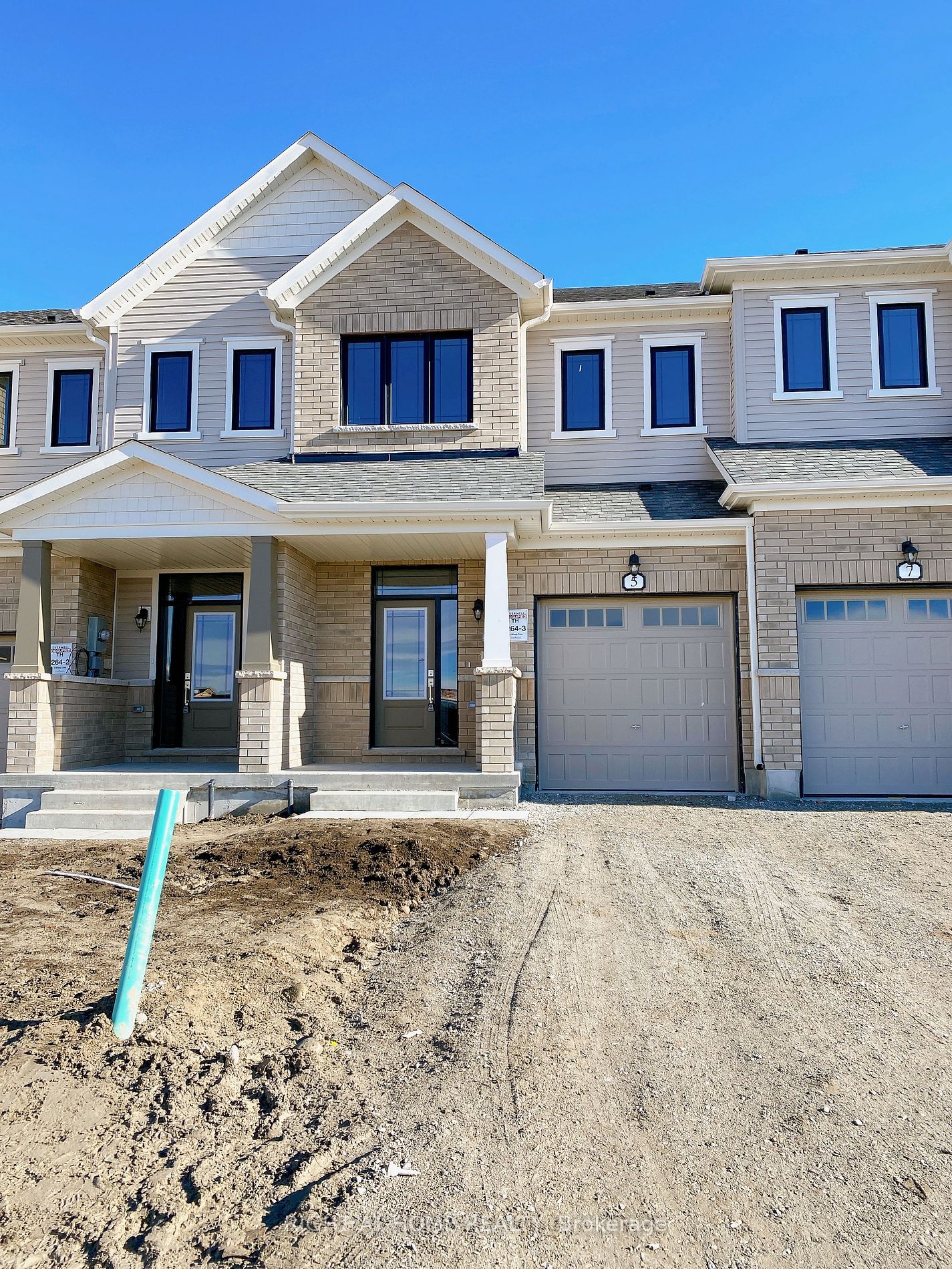 5 Milady Cres