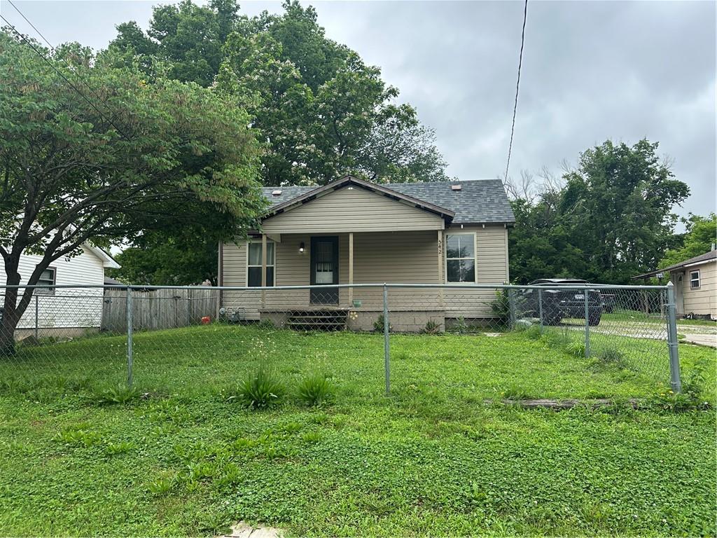 Auction Thursday July 10,2025 at 5:30 PM. This charming 2 bedroom, 1 bathroom house, efficiently laid out across 728 square feet, is truly turn-key ready. Whether you're a seasoned investor looking for a hassle-free addition to your portfolio or a first-time homebuyer eager to step into homeownership, this property offers exceptional value. Enjoy the security of a fenced-in yard, complemented by convenient utility sheds for extra storage. This home is poised to be a fantastic rental property or a cozy starter home. Don't miss your chance to bid on this property.