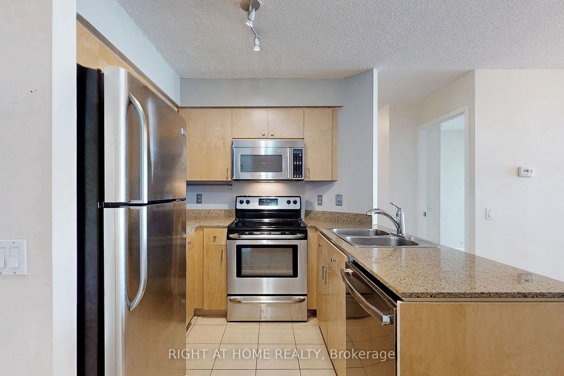 373 W Front St 2808