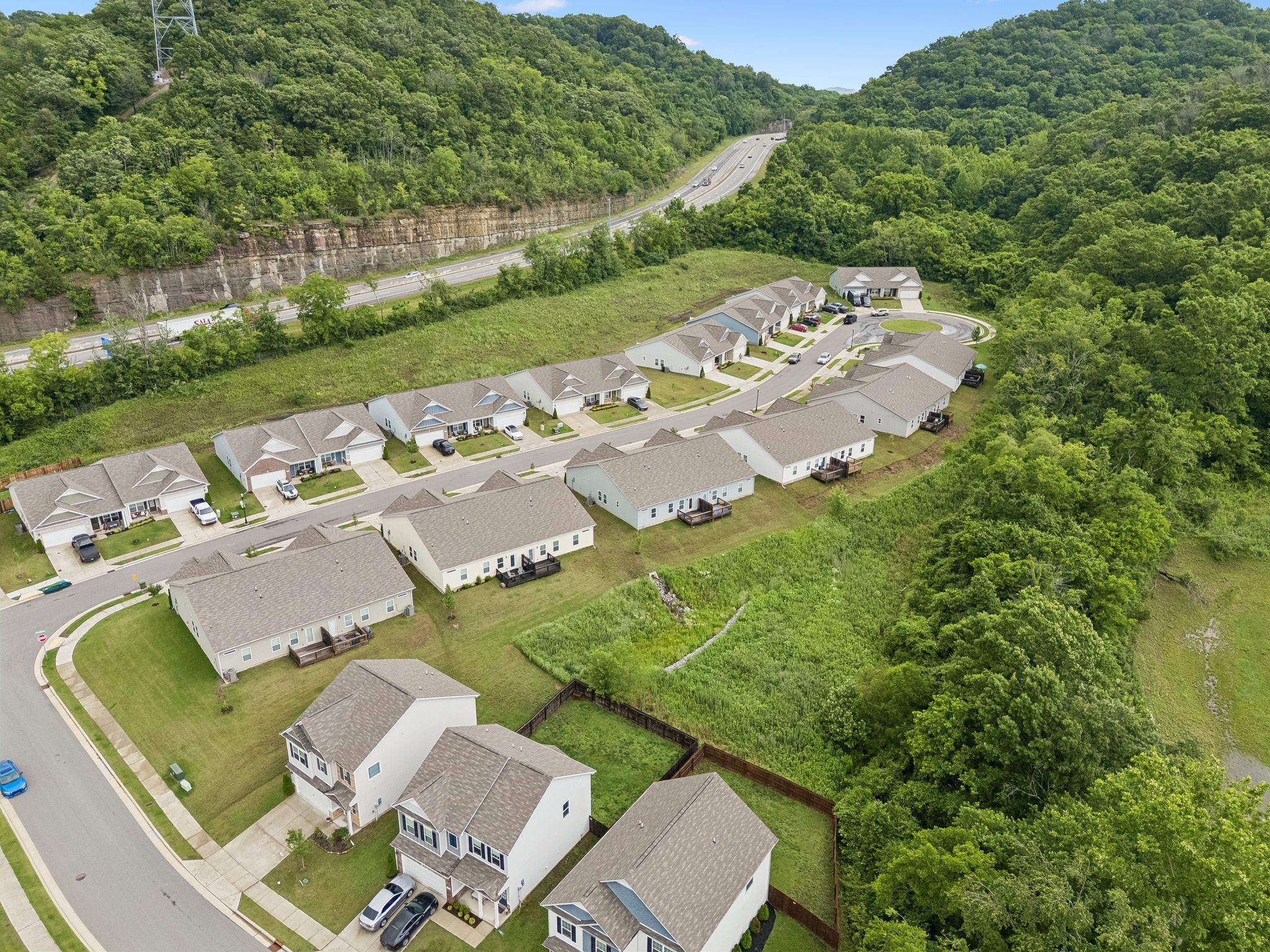 932 Millstream Dr