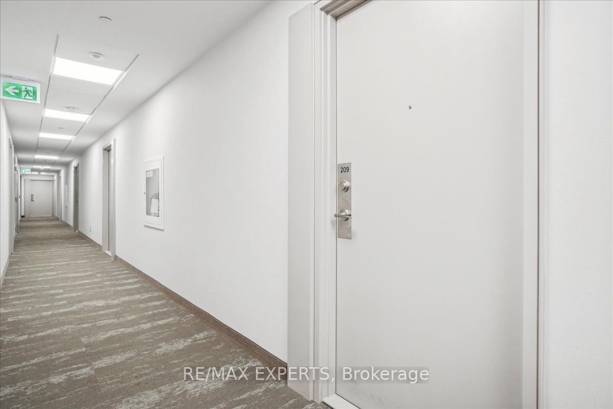 681 Yonge St 209