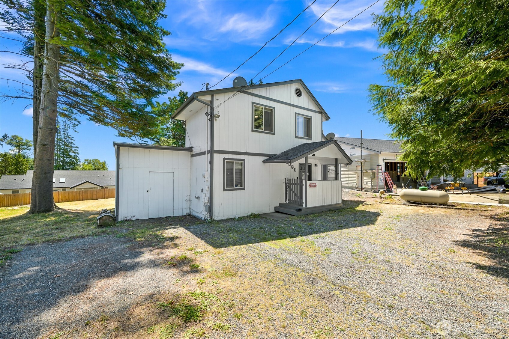 4482 Moresby Way