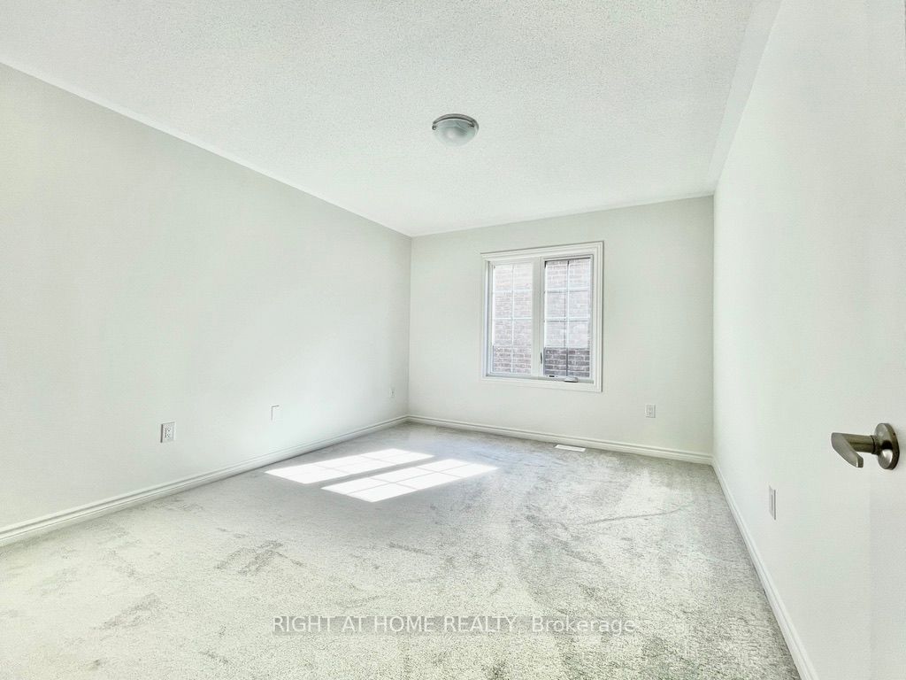 80 Calypso Ave