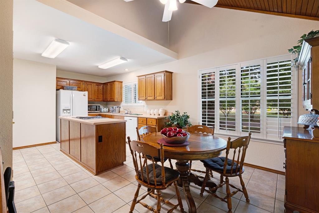 4110 Lakeshore Drive