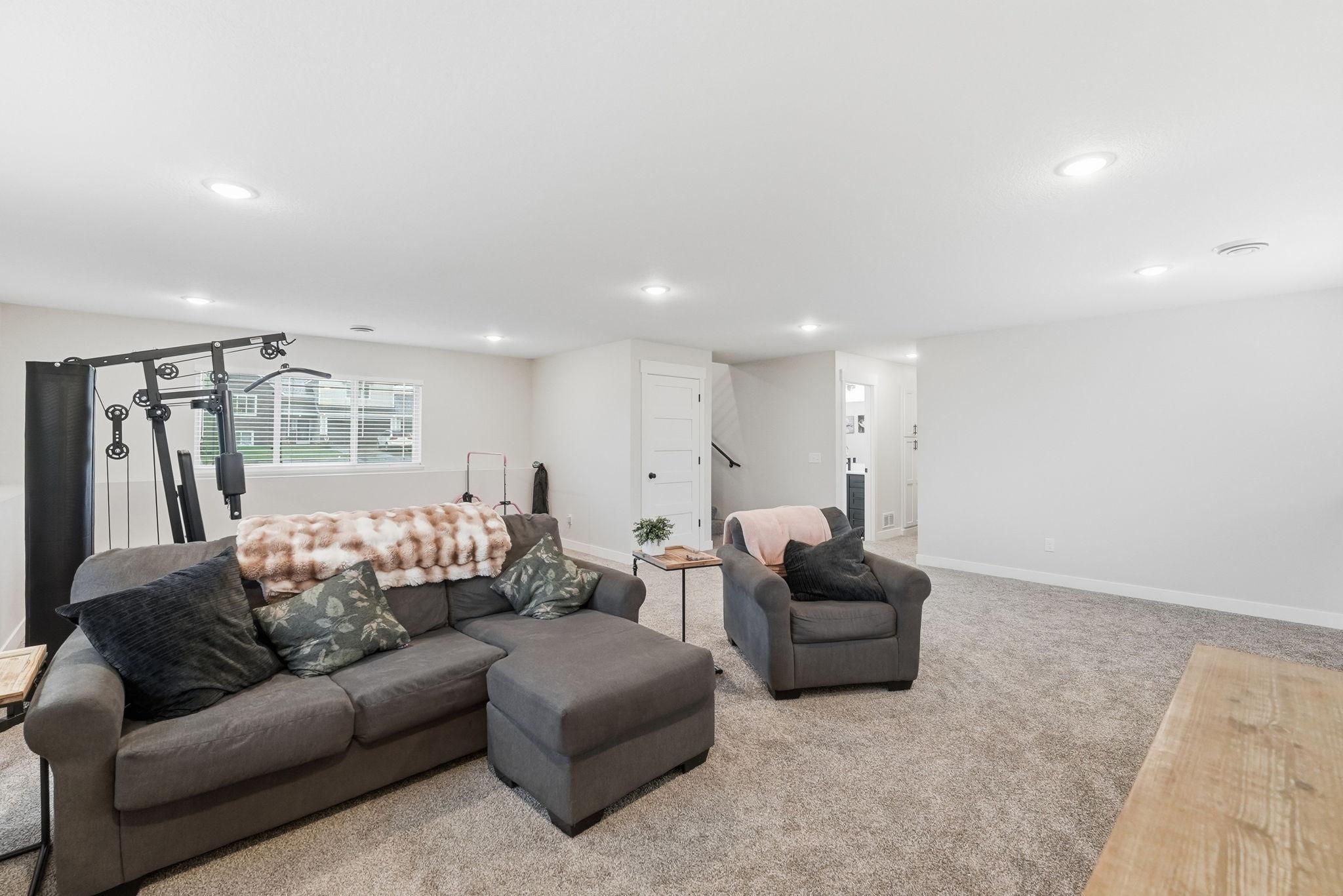 1013 26th Street Loop N